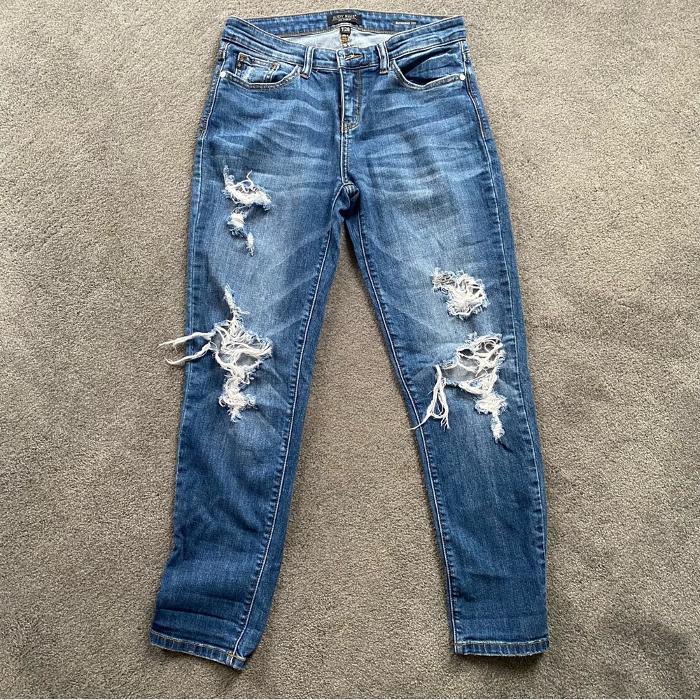 Judy Blue Blue Distressed Ankle Cropped Jeans
